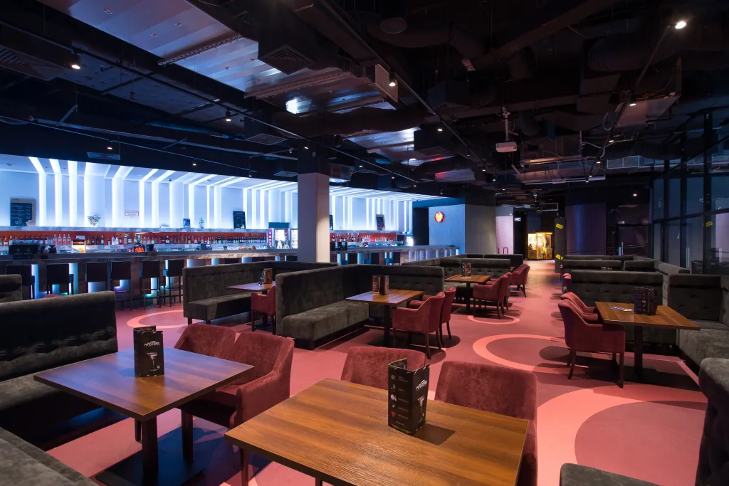 Masters Bowling & Bilard Tarasy Zamkowe – oświetlenie Mistic Lighting