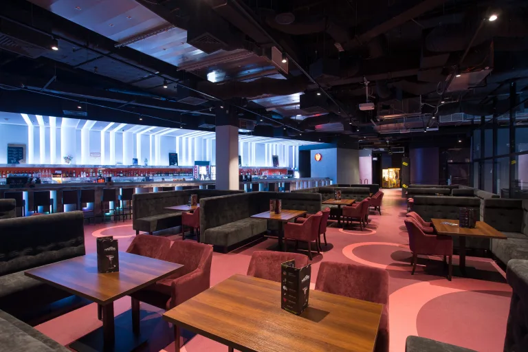 Masters Bowling & Bilard Tarasy Zamkowe – oświetlenie Mistic Lighting