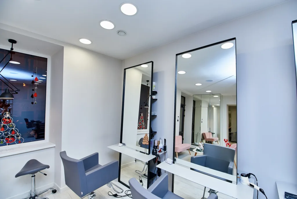 PLATINIUM hair design w Lublinie – oświetlenie Mistic Lighting, zdjęcie 12