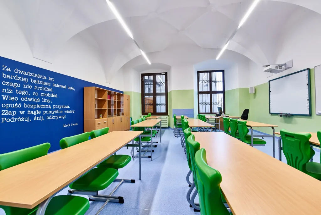 Szkoła Urszulanek w Lublinie – oświetlenie Mistic Lighting, zdjęcie 12