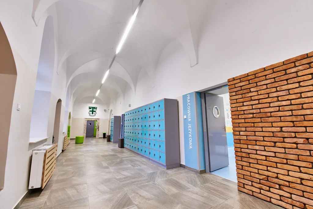 Szkoła Urszulanek w Lublinie – oświetlenie Mistic Lighting, zdjęcie 13