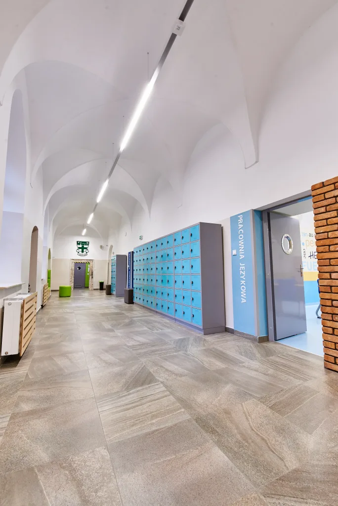 Szkoła Urszulanek w Lublinie – oświetlenie Mistic Lighting, zdjęcie 2