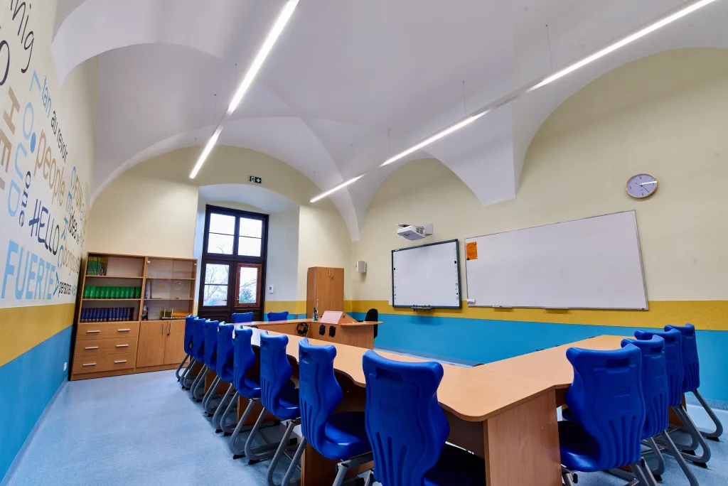 Szkoła Urszulanek w Lublinie – oświetlenie Mistic Lighting, zdjęcie 7