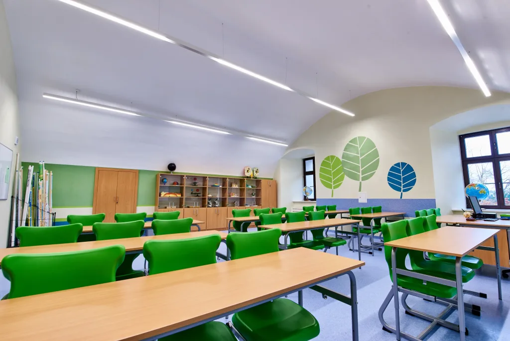 Szkoła Urszulanek w Lublinie – oświetlenie Mistic Lighting, zdjęcie 9