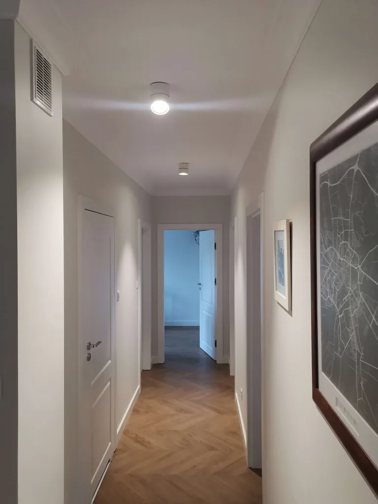 Dom jednorodzinny w Marysinie – oświetlenie Mistic Lighting, zdjęcie 3
