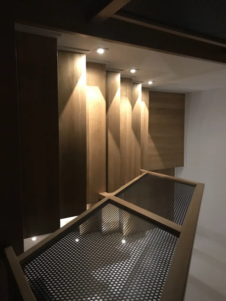 Nowoczesne schody w domu jednorodzinnym – oświetlenie Mistic Lighting, zdjęcie 7