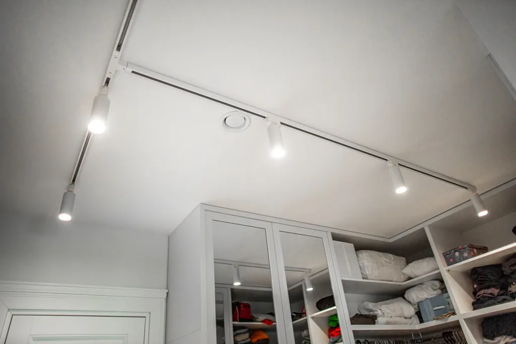 Dom jednorodzinny na warszawskim Wilanowie – oświetlenie Mistic Lighting, zdjęcie 4